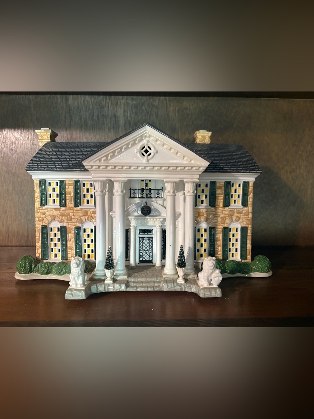 Department 56 Elvis Presley’s Graceland Special Edition Gift Set (#55041)